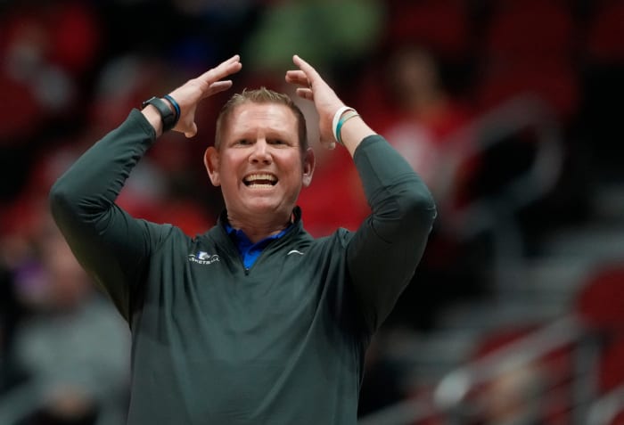 Bondurant-Farrar head coach Travis Evans (Photo by Matthew Putney)